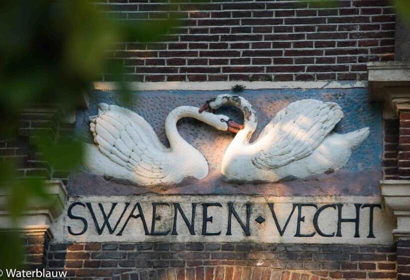 تختخواب و صبحانه Logement Swaenenvecht