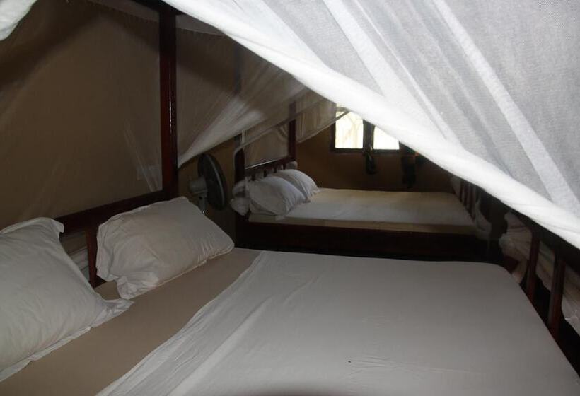 مبيت وإفطار Mpole Bungalows