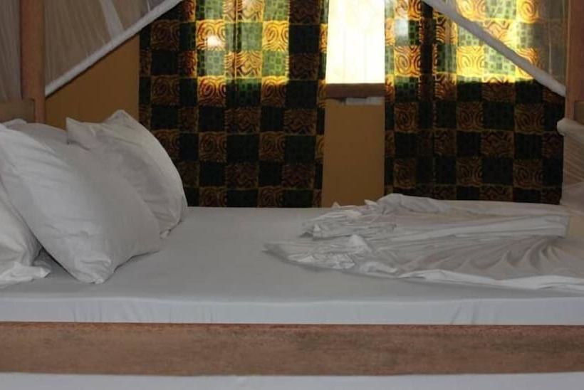 مبيت وإفطار Mpole Bungalows