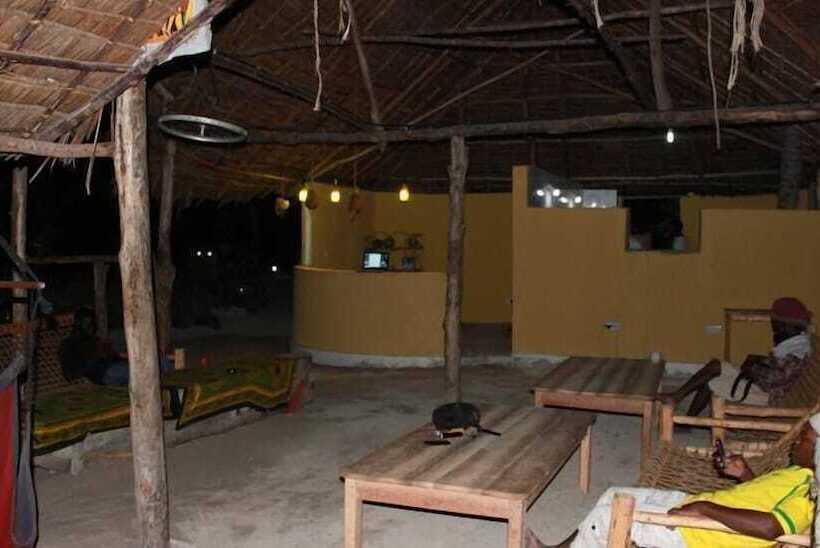 مبيت وإفطار Mpole Bungalows