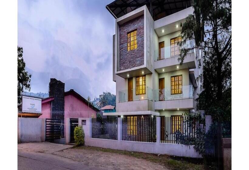 تختخواب و صبحانه Stays 42   Oleander Suites Coorg