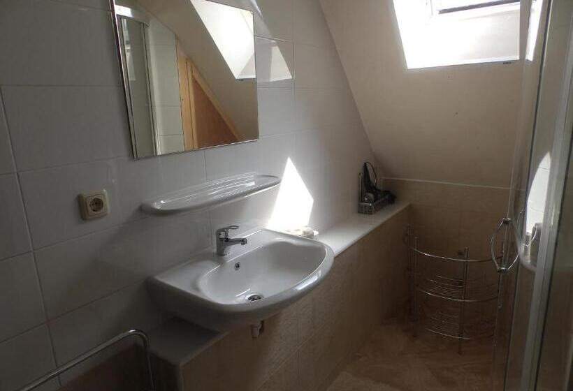 تختخواب و صبحانه Short Stay Emmen