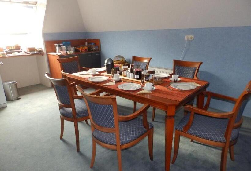 تختخواب و صبحانه Short Stay Emmen