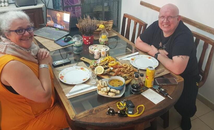 تختخواب و صبحانه Sunshine Court