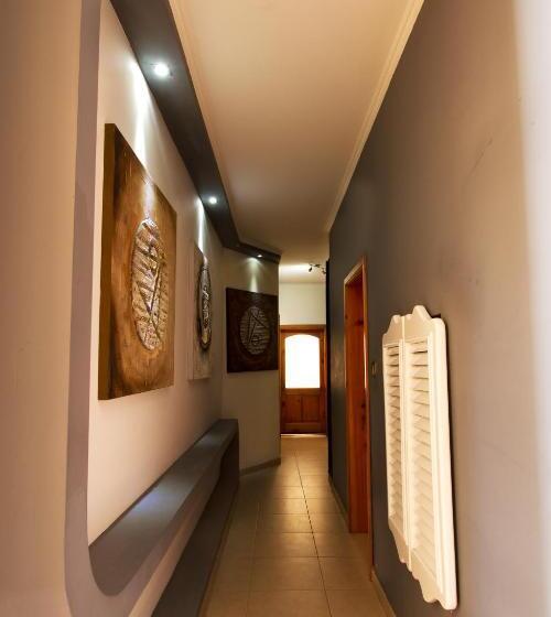 تختخواب و صبحانه Sunshine Court