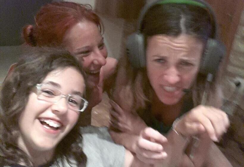 تختخواب و صبحانه Sunshine Court