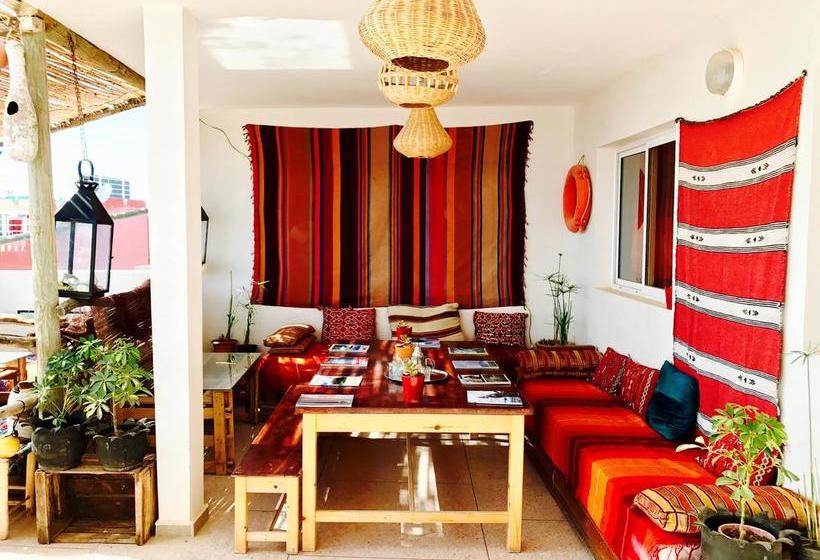 تختخواب و صبحانه La Surf House Morocco