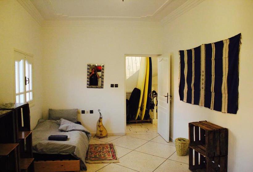 تختخواب و صبحانه La Surf House Morocco