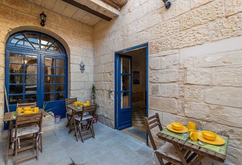 تختخواب و صبحانه The Stone House