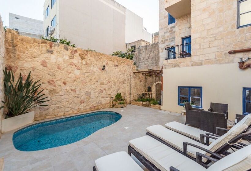 تختخواب و صبحانه The Stone House