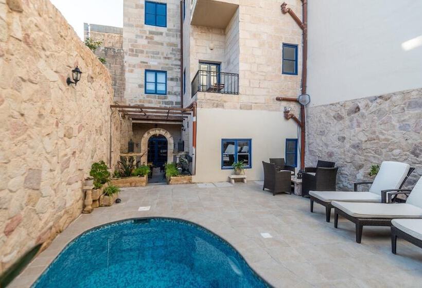 تختخواب و صبحانه The Stone House