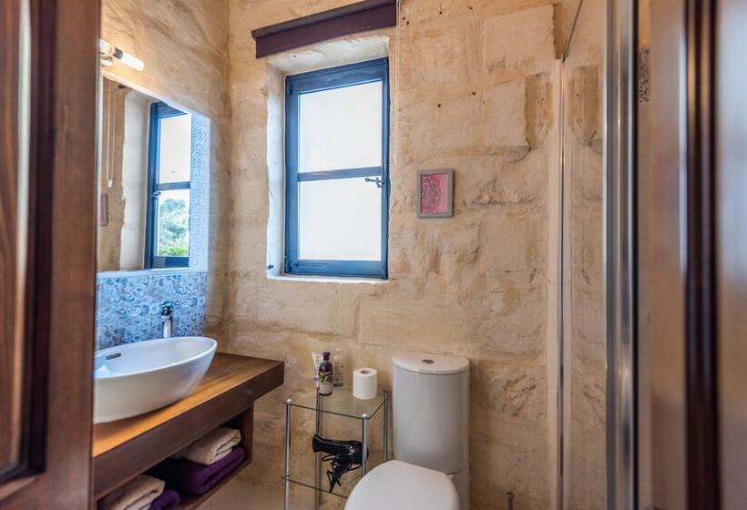 تختخواب و صبحانه The Stone House