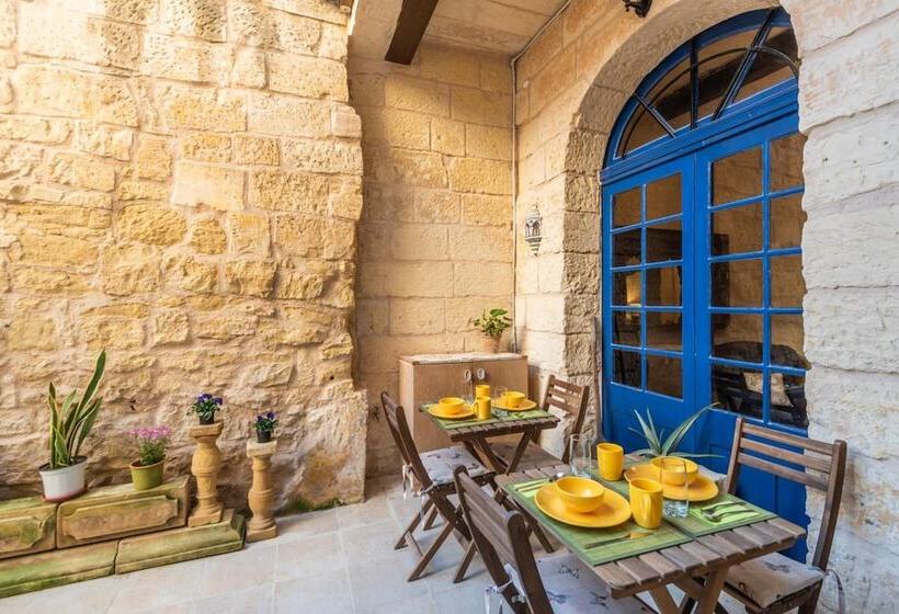 تختخواب و صبحانه The Stone House