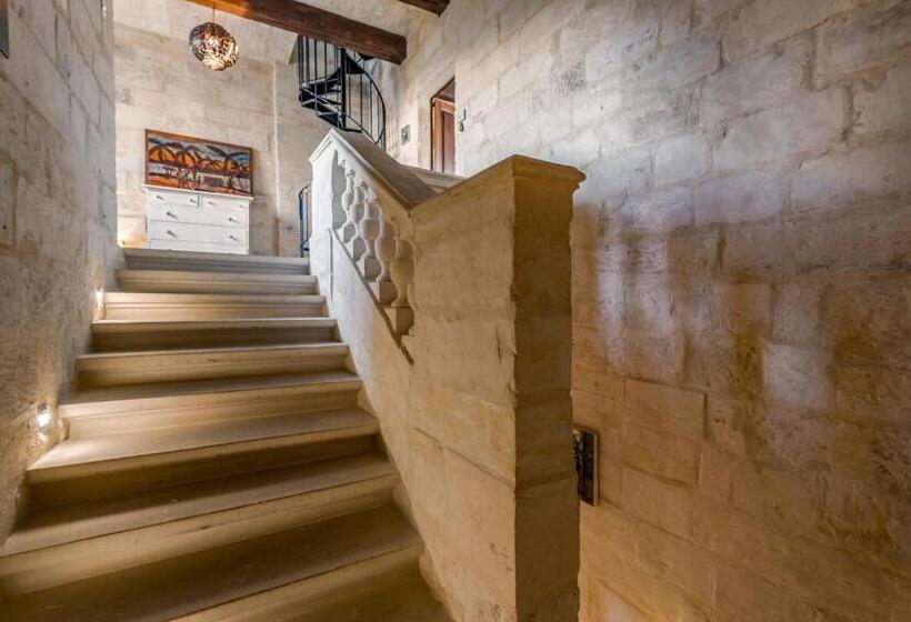 تختخواب و صبحانه The Stone House