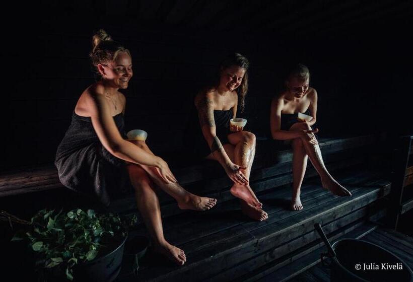 مبيت وإفطار Varjola Holiday Center