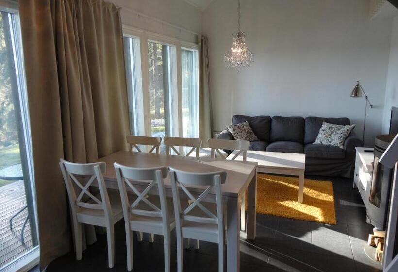 مبيت وإفطار Varjola Holiday Center