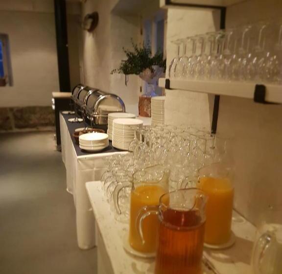 مبيت وإفطار Varjola Holiday Center