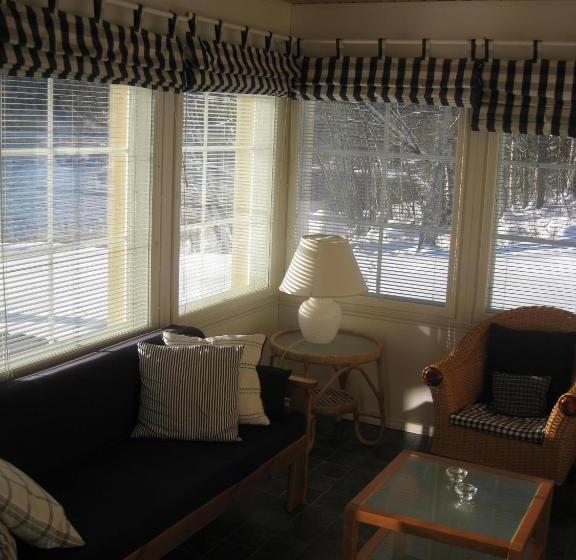 مبيت وإفطار Varjola Holiday Center