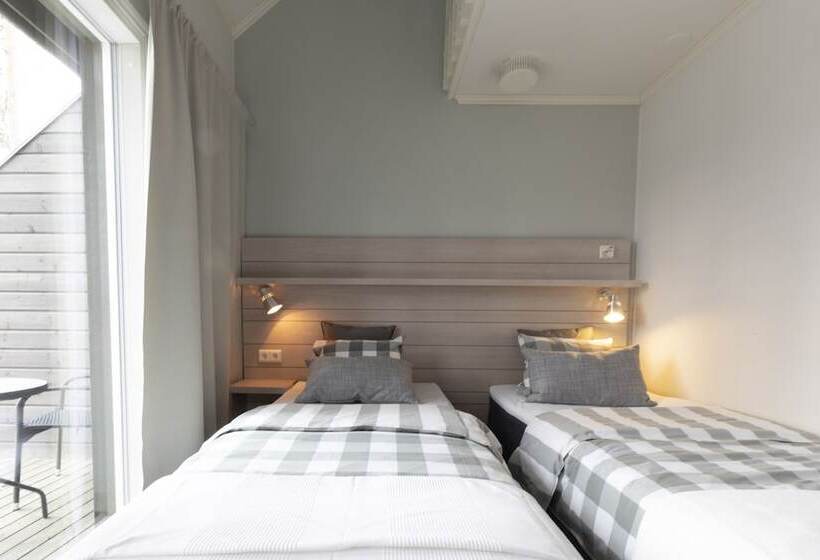 مبيت وإفطار Varjola Holiday Center