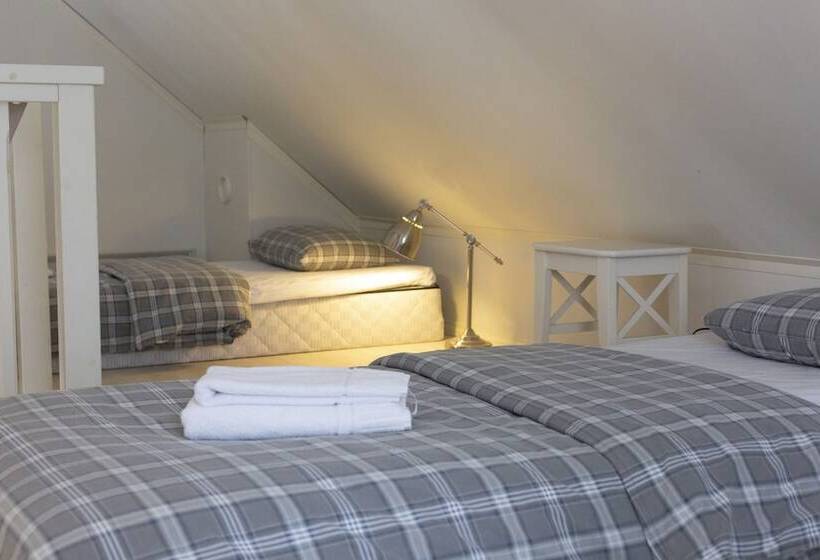 مبيت وإفطار Varjola Holiday Center