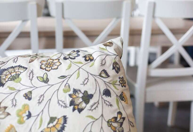 مبيت وإفطار Varjola Holiday Center