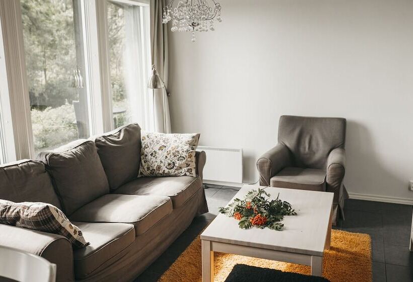 مبيت وإفطار Varjola Holiday Center