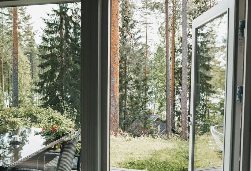 مبيت وإفطار Varjola Holiday Center