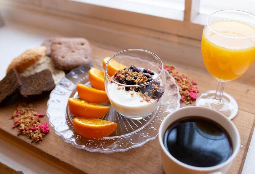 مبيت وإفطار Varjola Holiday Center