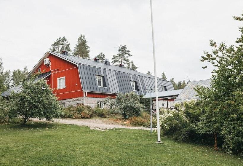 مبيت وإفطار Varjola Holiday Center