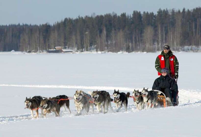 مبيت وإفطار Varjola Holiday Center