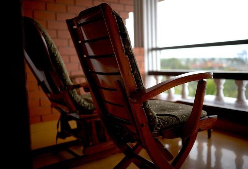 مبيت وإفطار Vijaya Varma Beach Resort