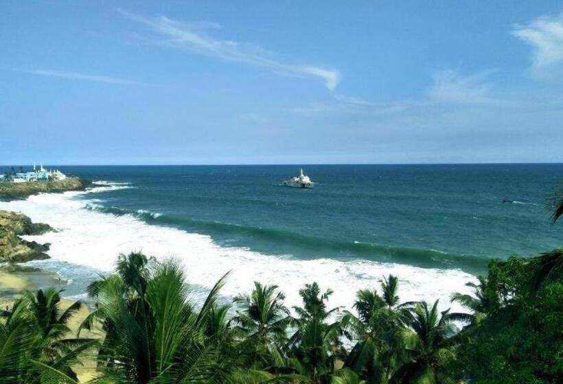 مبيت وإفطار Vijaya Varma Beach Resort