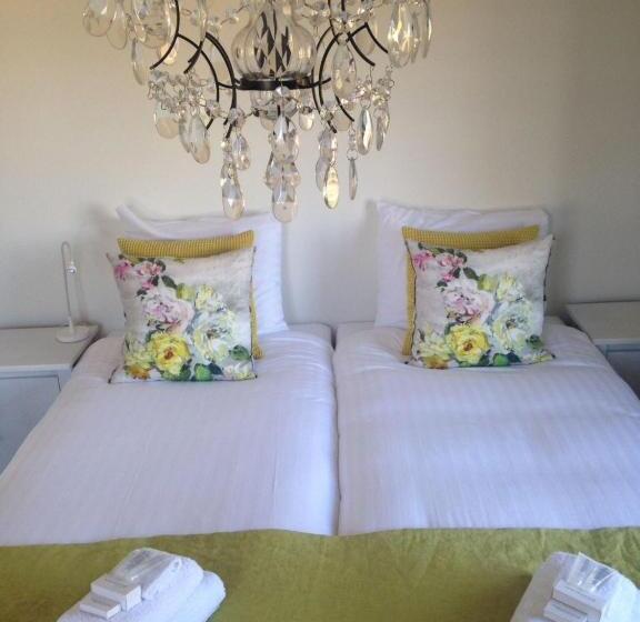 Bed and Breakfast The Riverside Logies & Restaurant