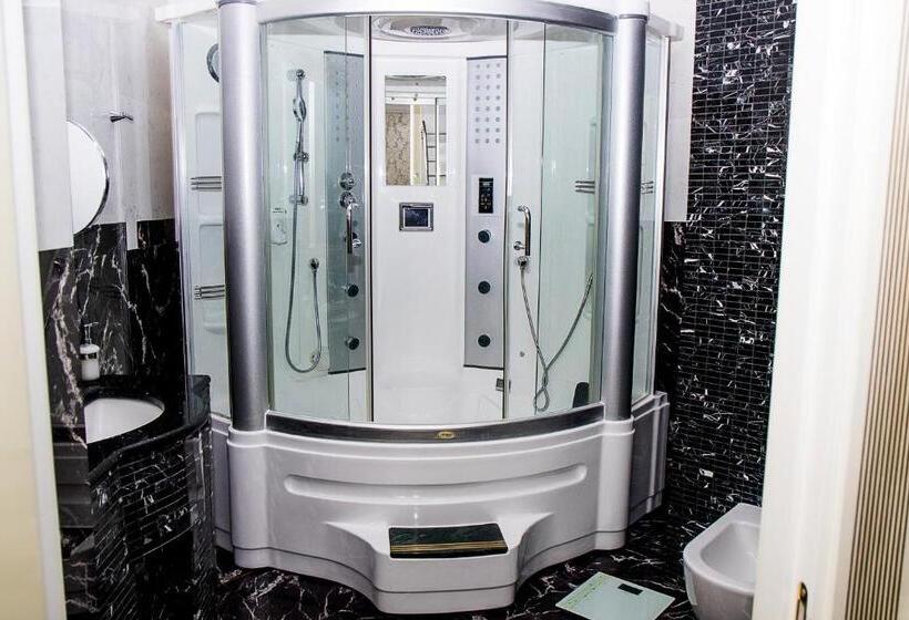 Boutique Spa Casino Hotel Lybid Plaza