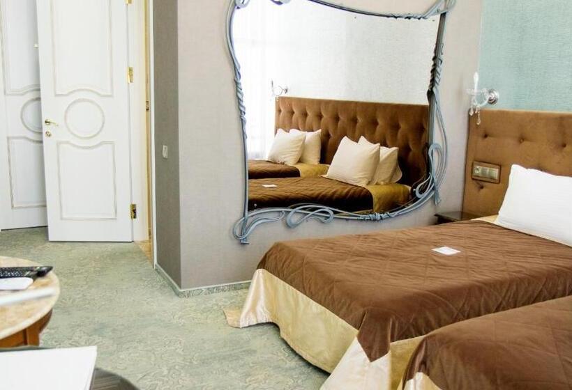 Boutique Spa Casino Hotel Lybid Plaza