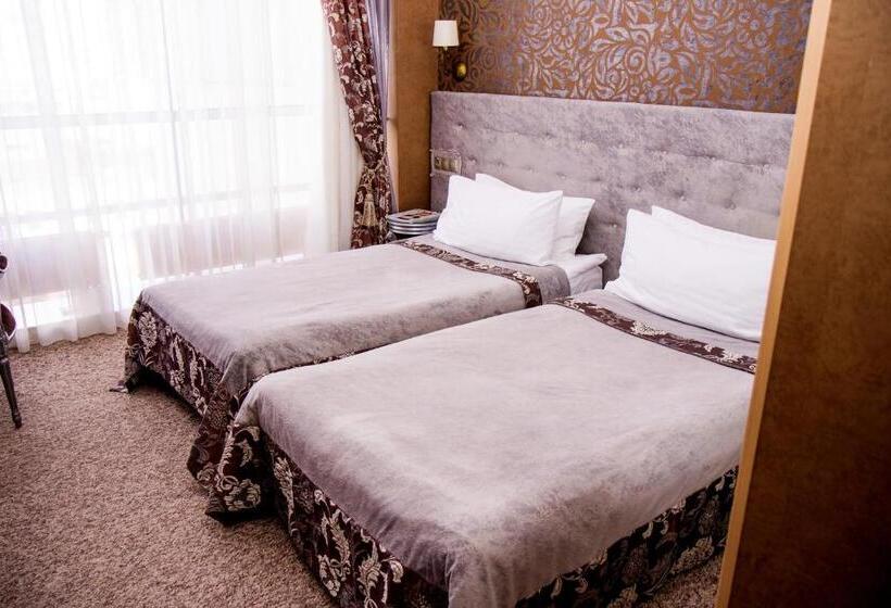 Boutique Spa Casino Hotel Lybid Plaza