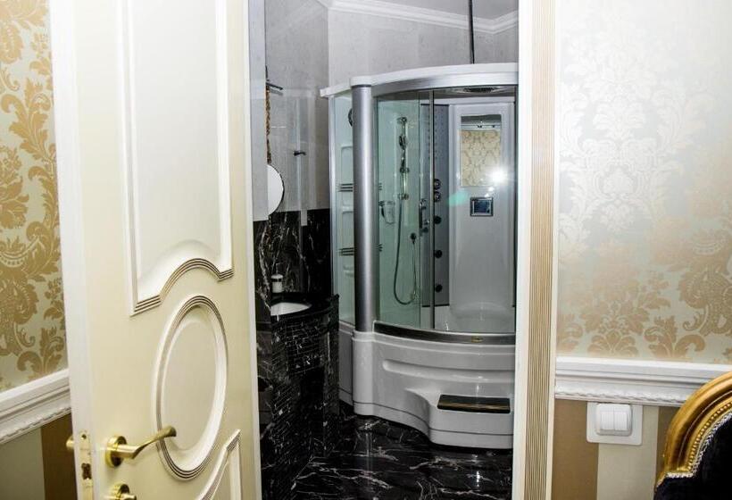 Boutique Spa Casino Hotel Lybid Plaza