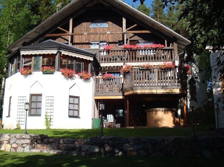 Cronin S Guesthouse Bed & Breakfast