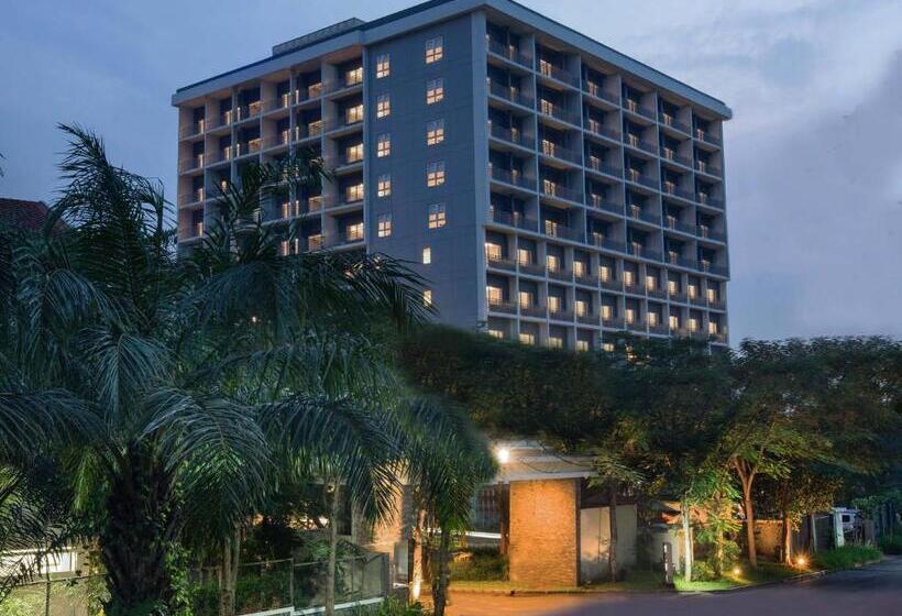 Delonix Hotel Karawang