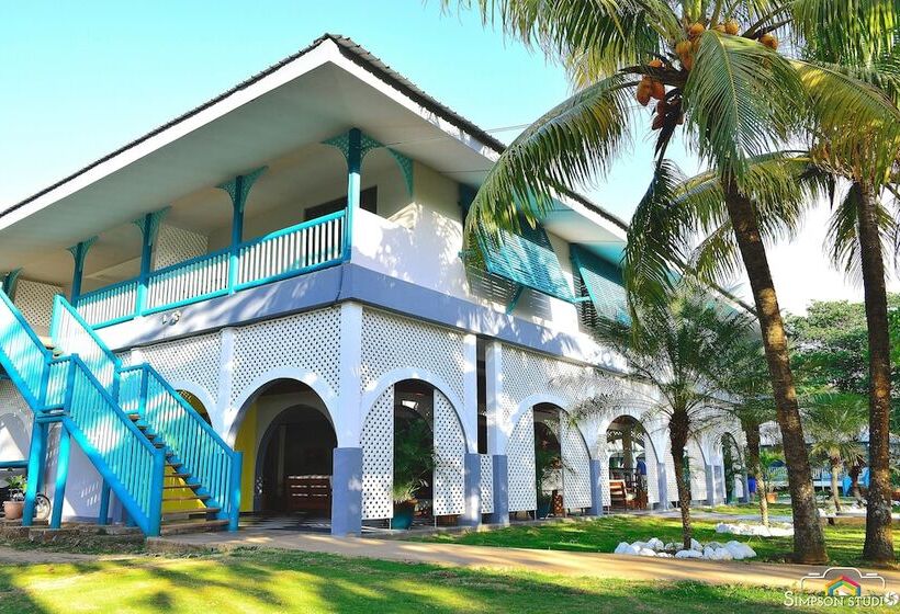 ホテル Arenas Beach