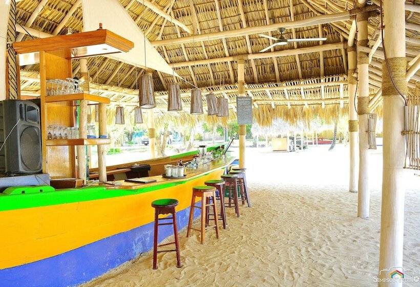 ホテル Arenas Beach