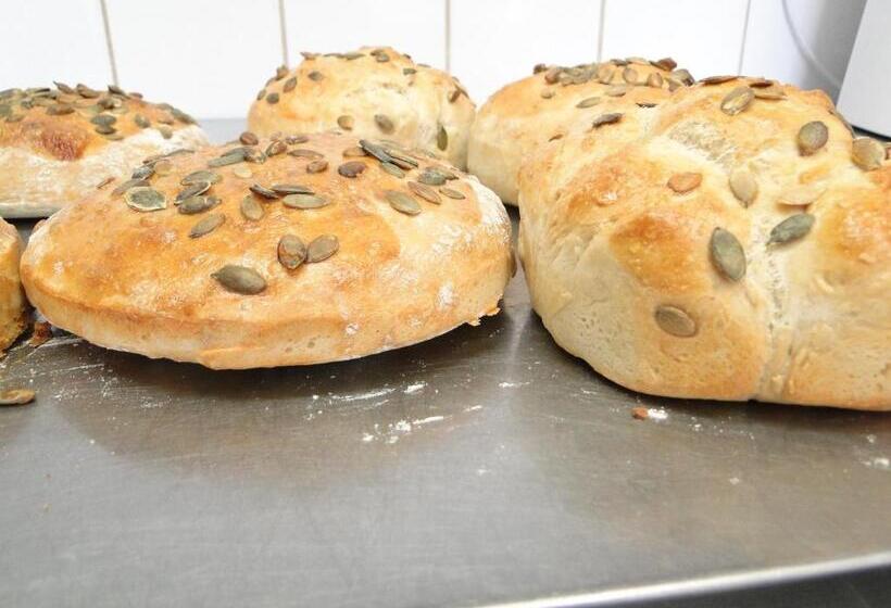 בית מלון כפרי & Cafe Lanterna