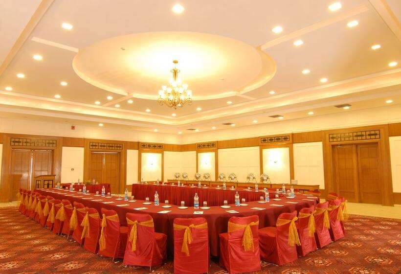 Отель Chanakya Bnr