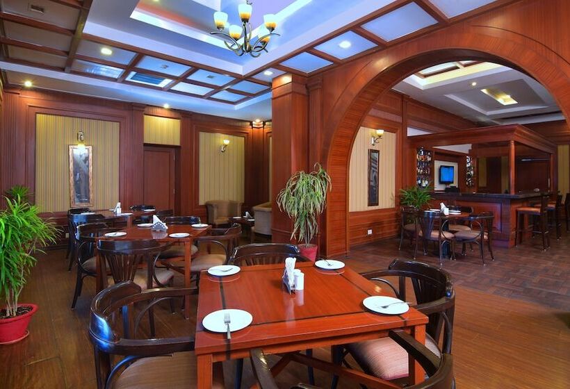 Отель Chanakya Bnr