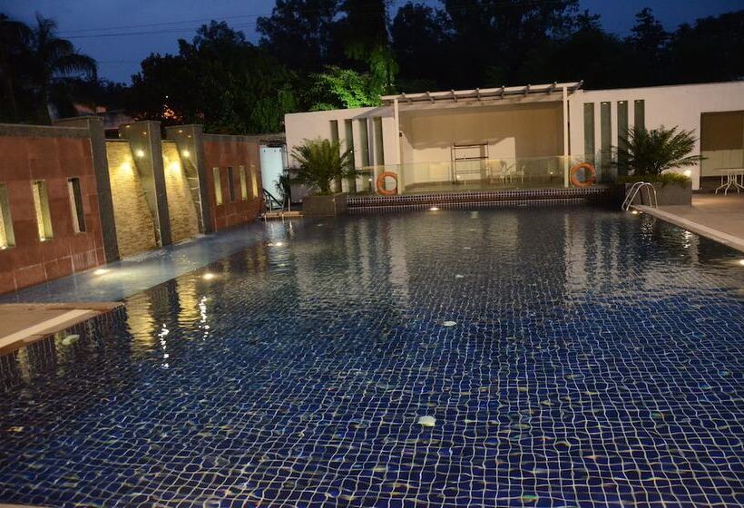 Отель Chanakya Bnr