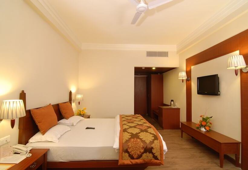 Отель Chanakya Bnr