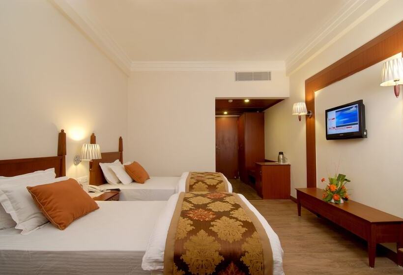 Отель Chanakya Bnr