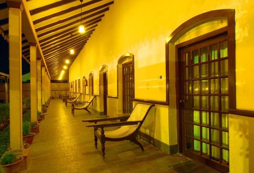 Отель Chanakya Bnr