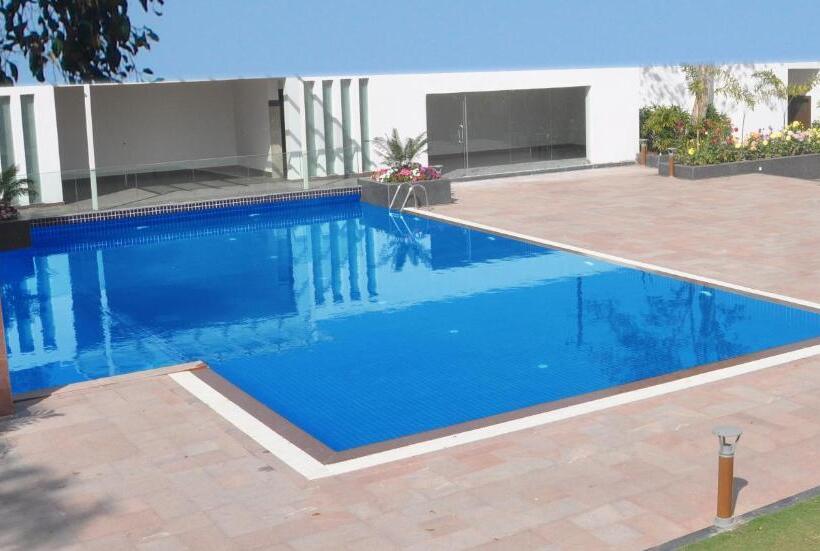 Отель Chanakya Bnr