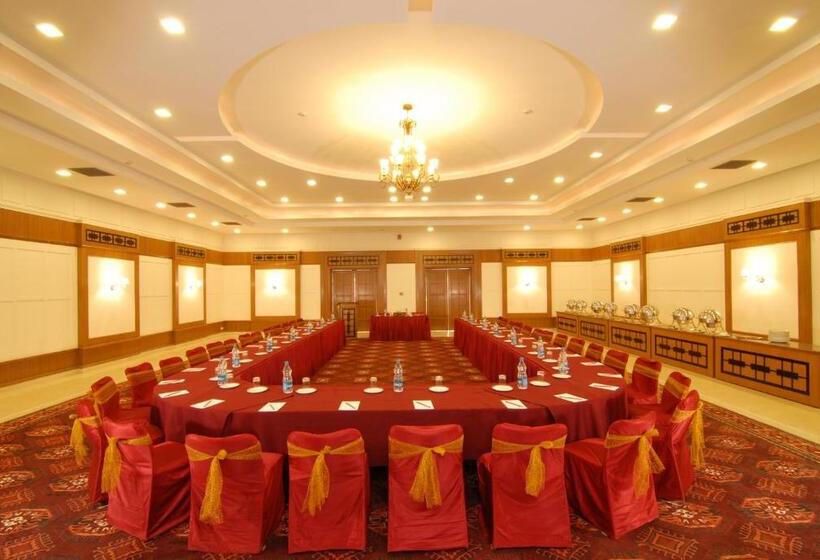 Отель Chanakya Bnr